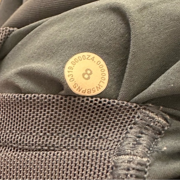 Lululemon On the Fly 7/8 Pant Code Blue Size 8 - Picture 9 of 9